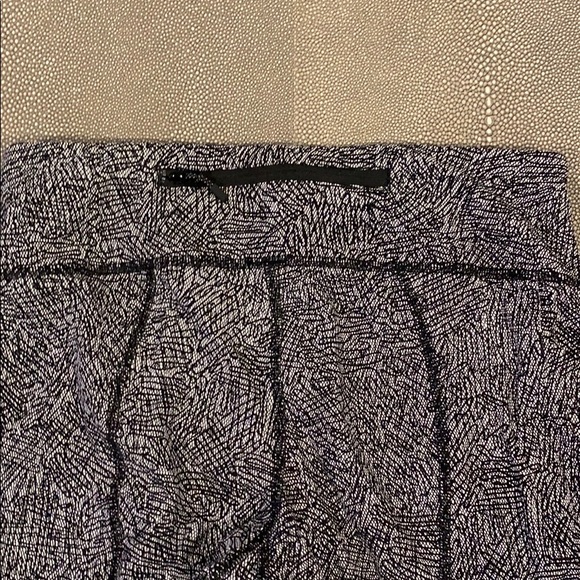 Lululemon black and white cropped leggings - Picture 4 of 4